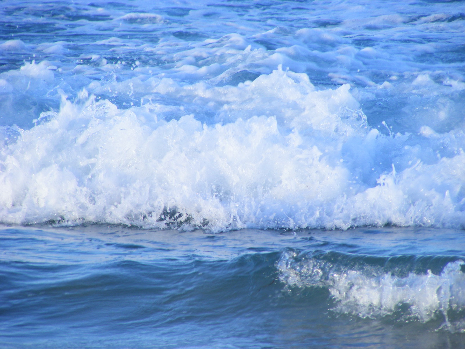 Насчет моря. Море. Море, волны. Море картинки. Голубое море.
